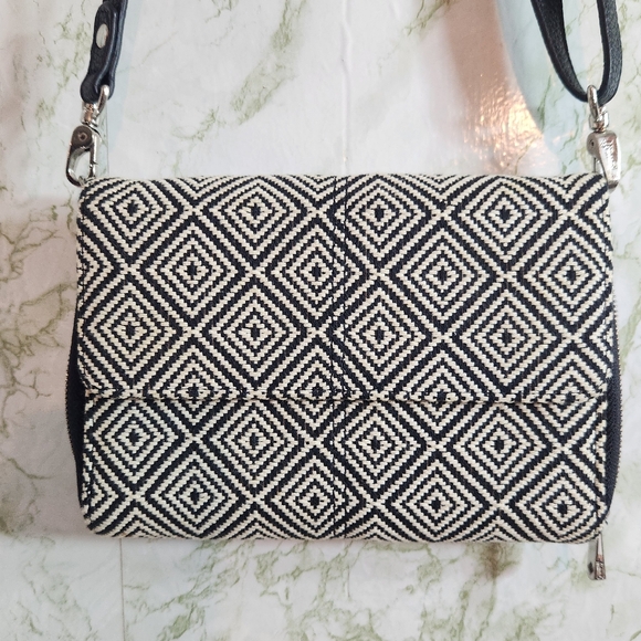 Jewell by Thirty-one Zip-around Crossbody Mini Bag - Picture 6 of 9